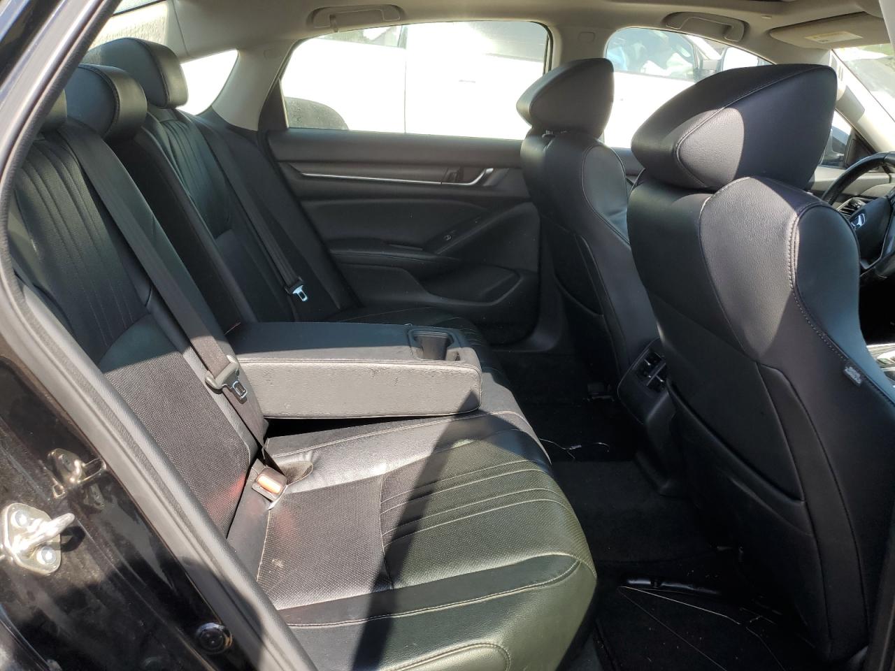 2018 Honda Accord Touring VIN: 1HGCV1F93JA120673 Lot: 55465695