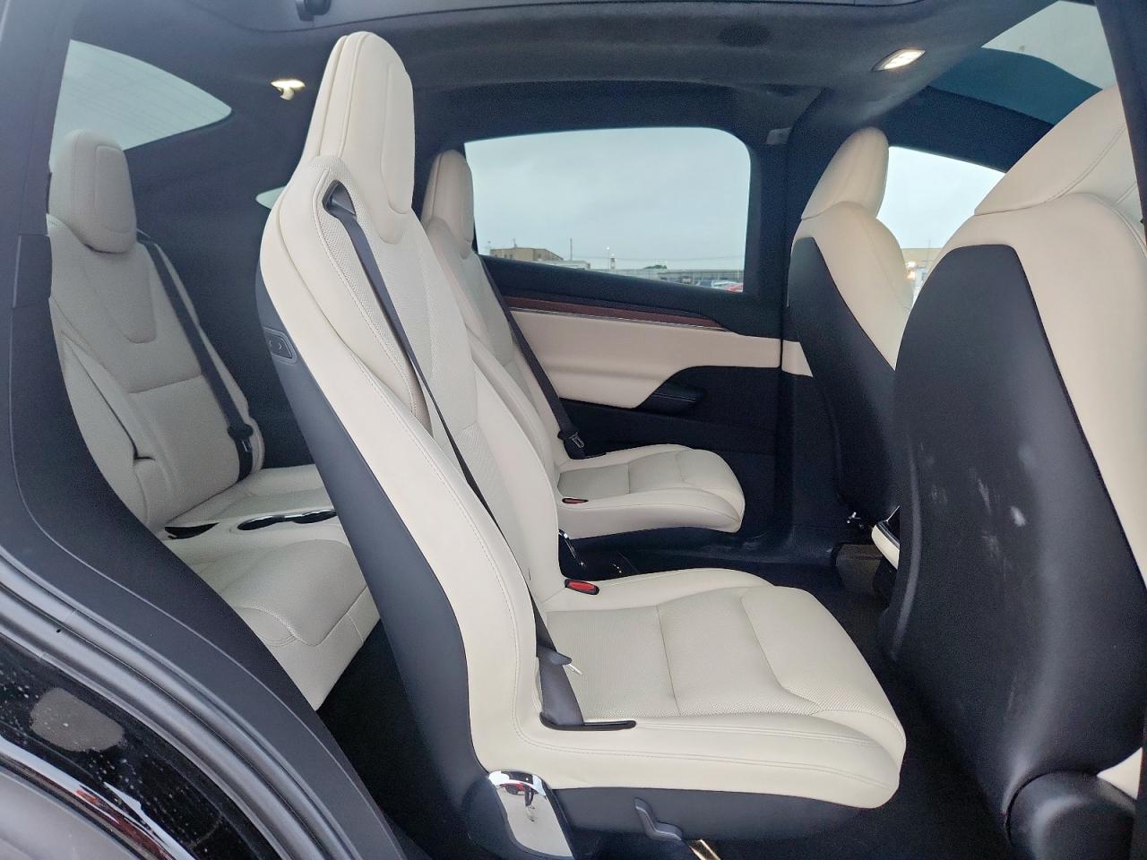 2022 Tesla Model X VIN: 7SAXCBE52NF364843 Lot: 57168925