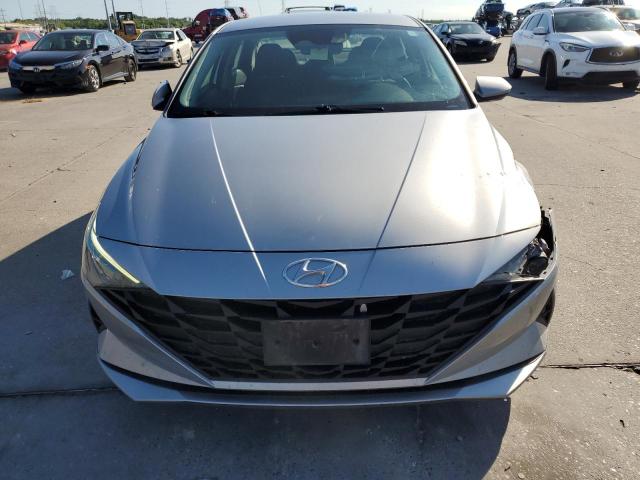  HYUNDAI ELANTRA 2023 Серебристый