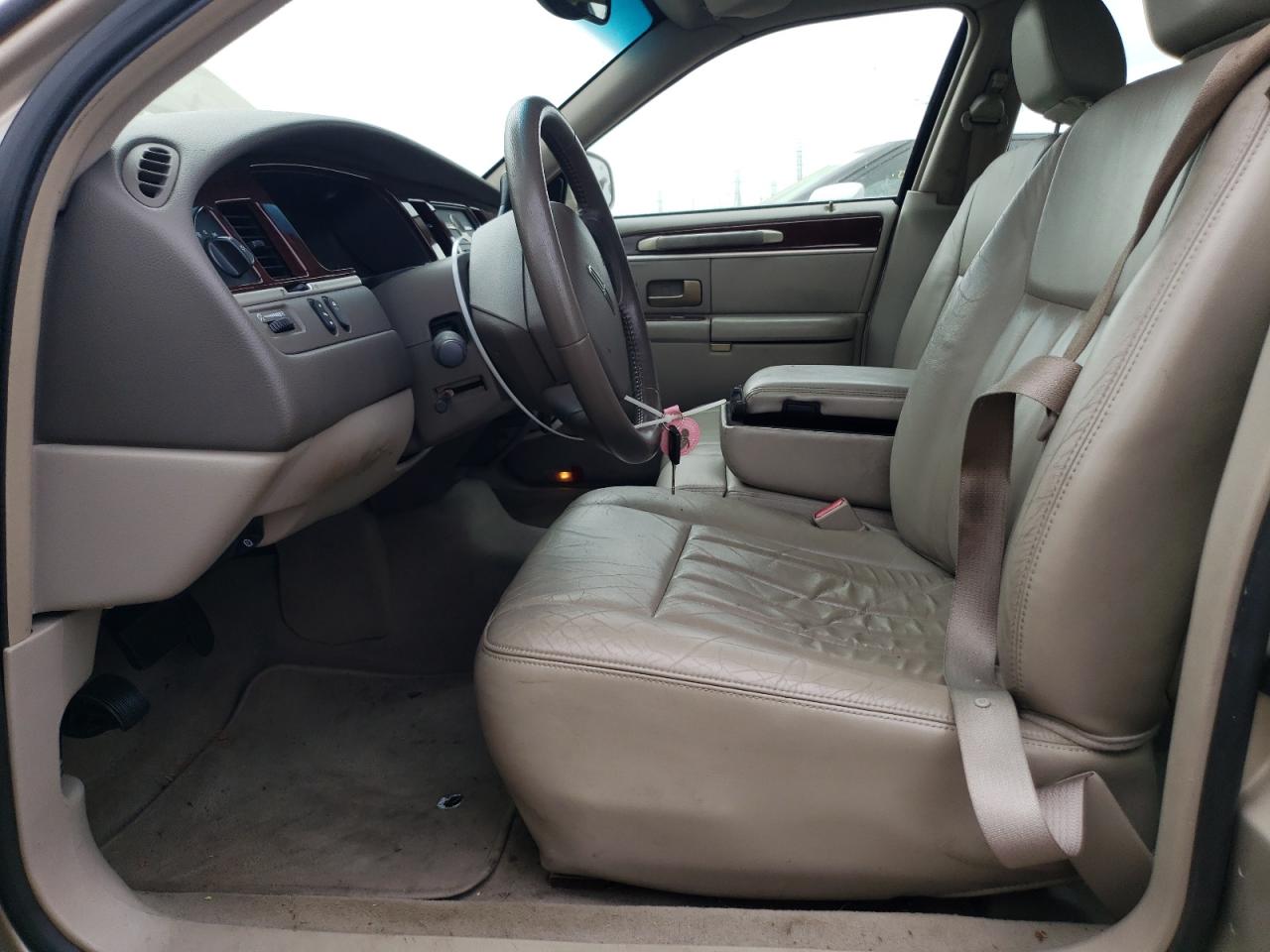 2005 Lincoln Town Car Signature VIN: 1LNHM81W25Y666645 Lot: 56103945