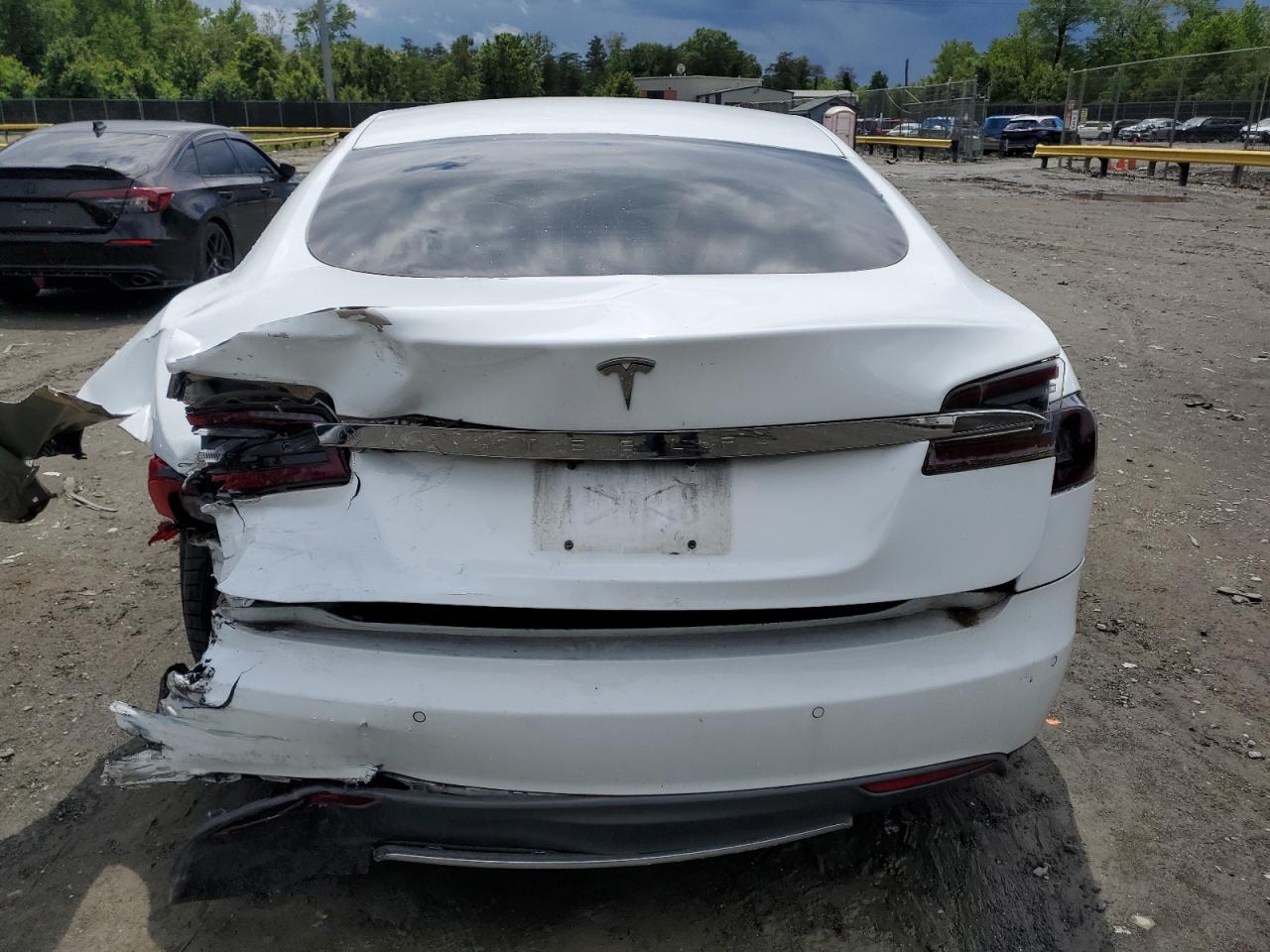 2014 Tesla Model S VIN: 5YJSA1H16EFP44977 Lot: 58138265