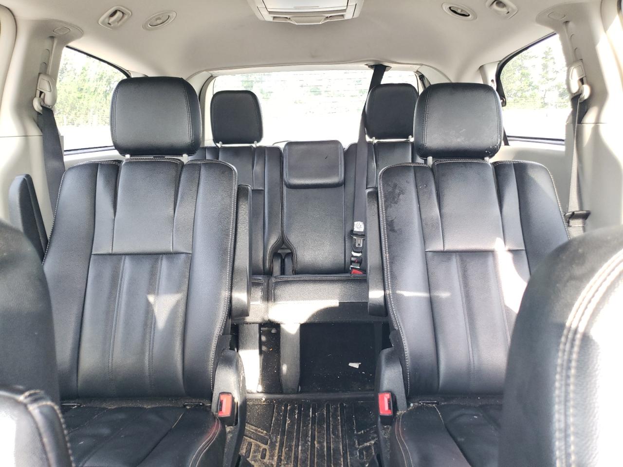 2015 Chrysler Town & Country Touring VIN: 2C4RC1BG9FR571340 Lot: 57468375
