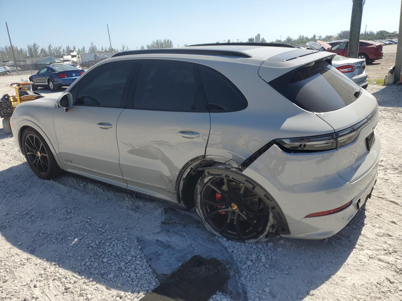 Images of 2023 PORSCHE CAYENNE WP1AG2AY4PDA19216 | vin: WP1AG2AY4PDA19216 | 57748855