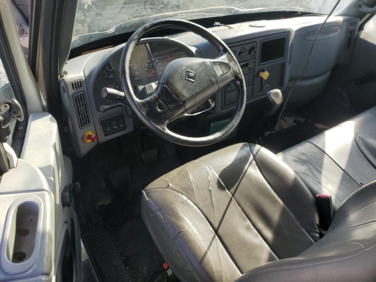 2004 International 4000 4300 VIN: 1HTMMAALX4H673747 Lot: 56960355
