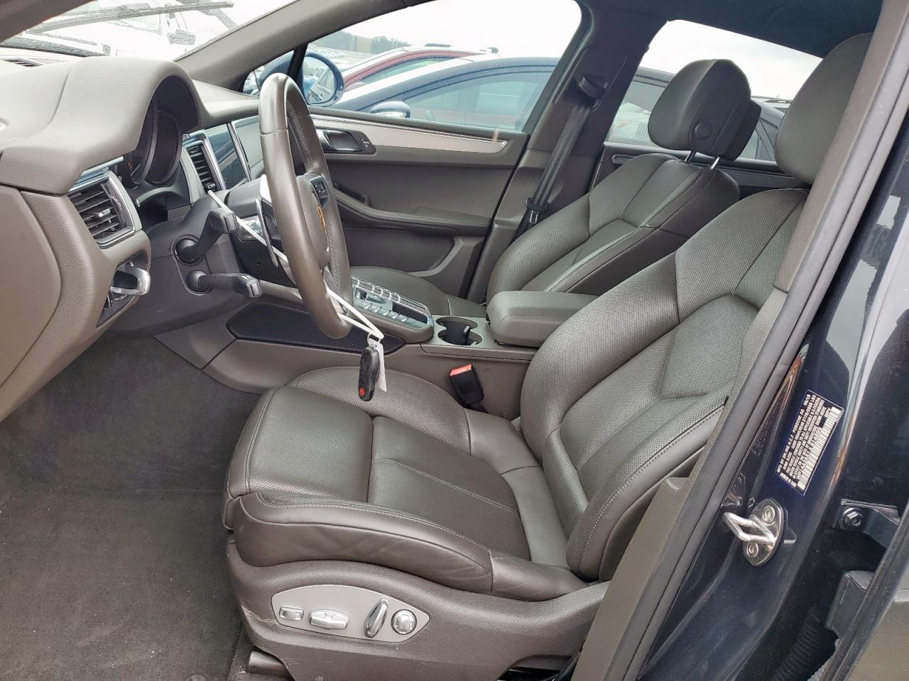2018 Porsche Macan VIN: WP1AA2A51JLB14899 Lot: 55941625