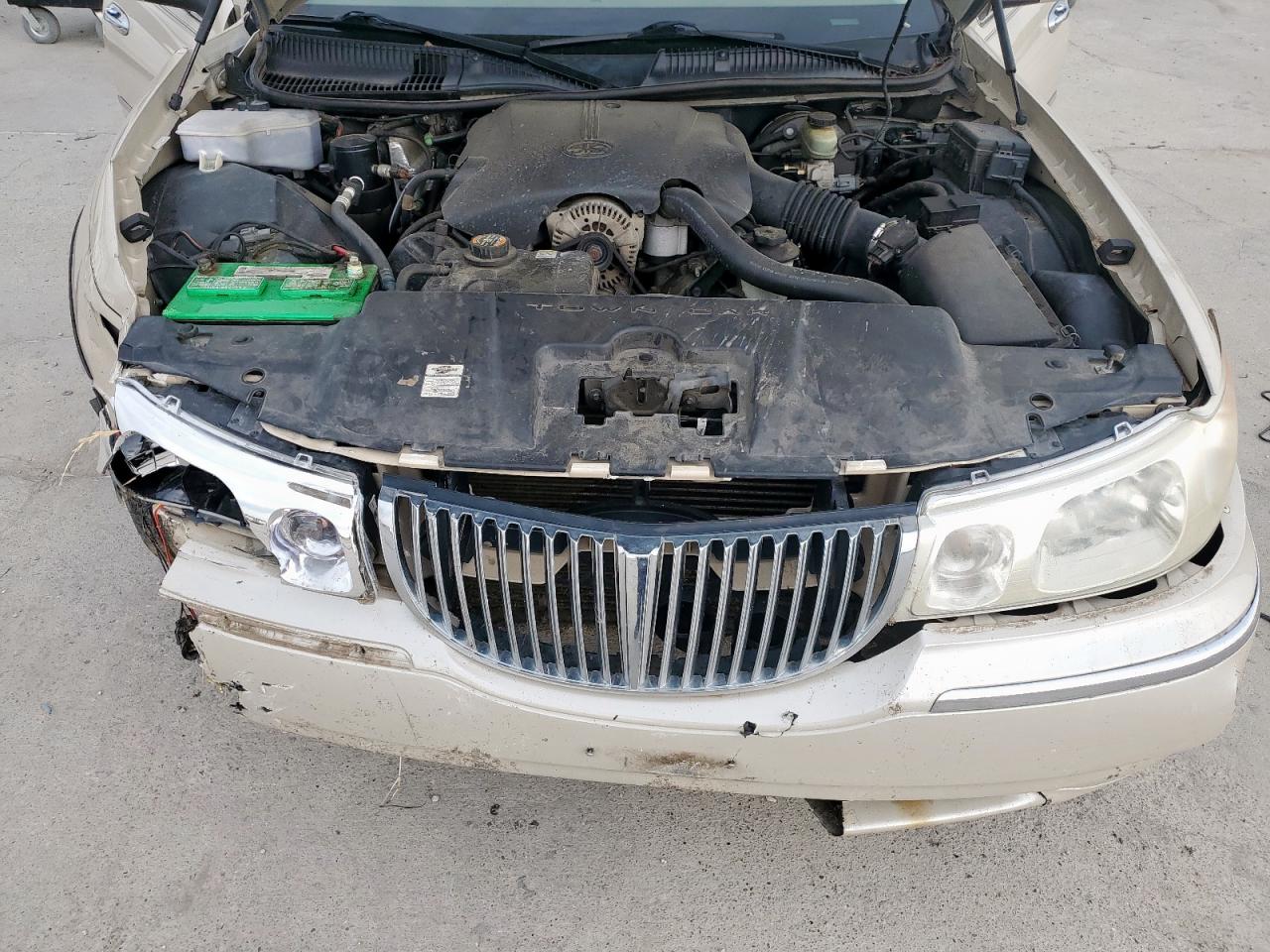 2001 Lincoln Town Car Cartier VIN: 1LNHM83W11Y609960 Lot: 57269985