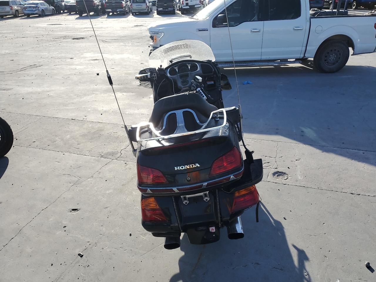 2001 Honda Gl1800 VIN: 1HFSC47031A004042 Lot: 57136005