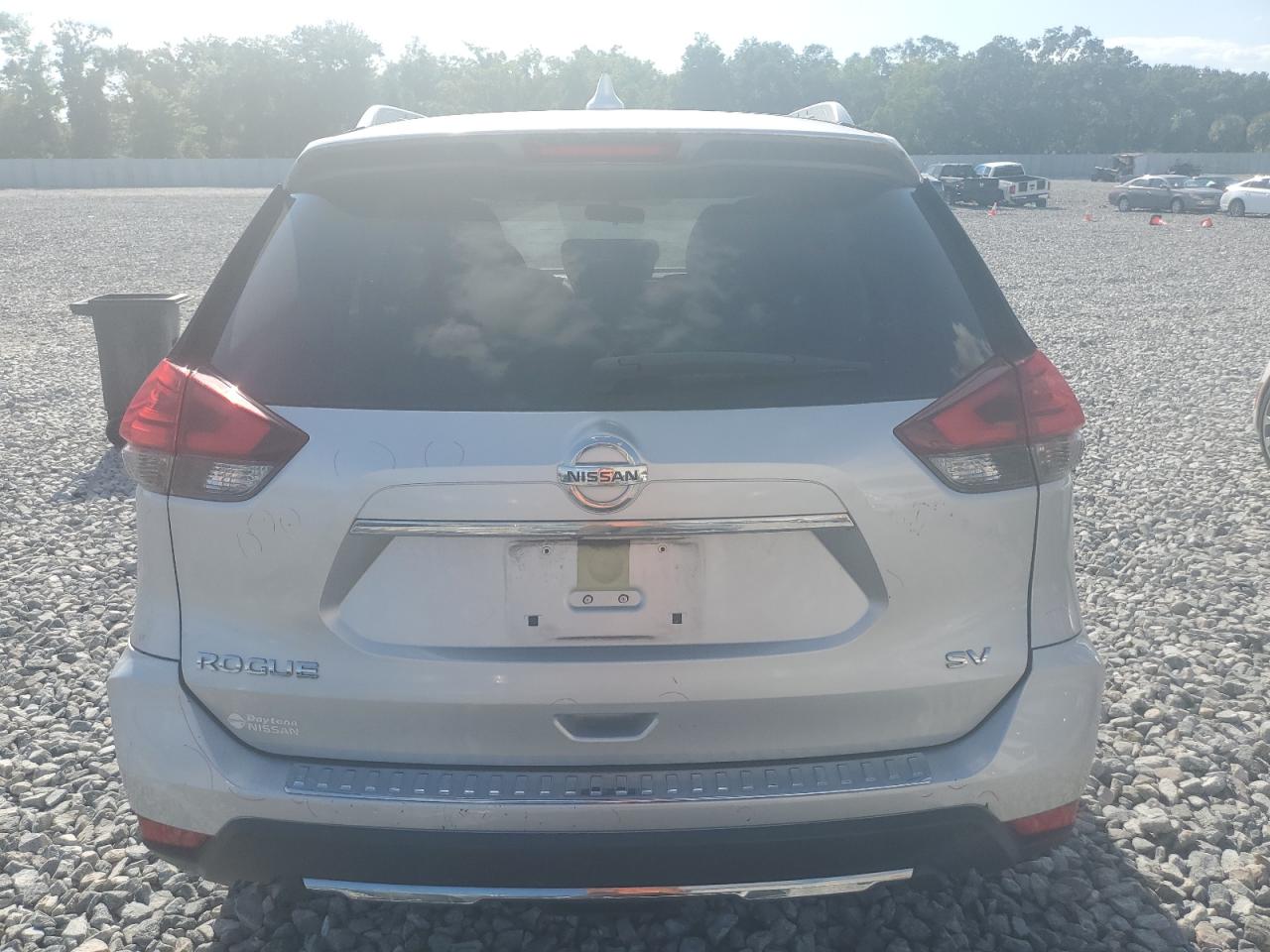 2017 Nissan Rogue S VIN: JN8AT2MT2HW136428 Lot: 56599395