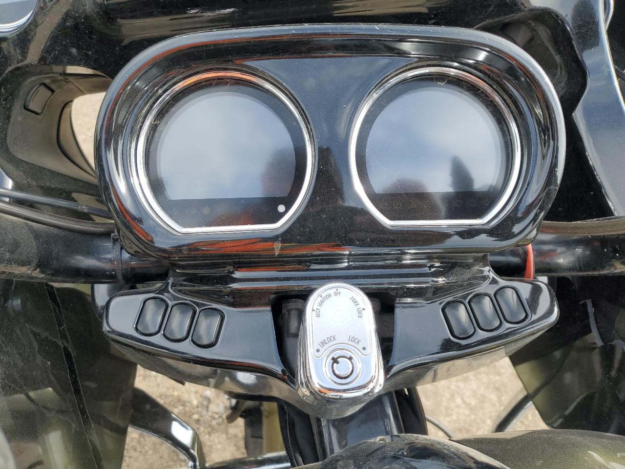 2017 Harley-Davidson Fltrxs Road Glide Special VIN: 1HD1KTC16HB651037 Lot: 58410785
