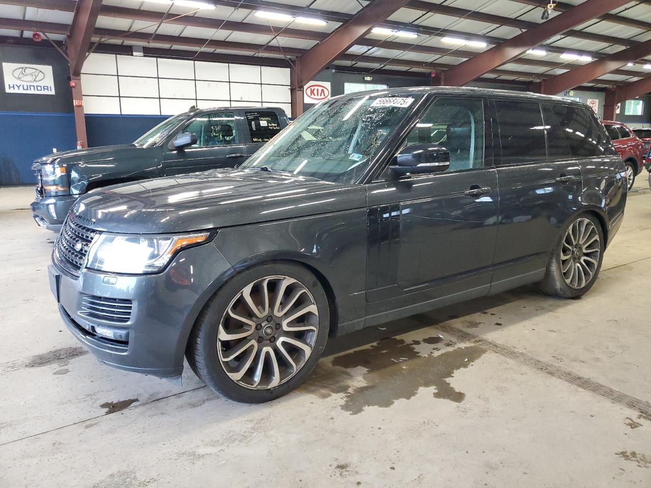 2013 Land Rover Range Rover Hse for Sale in East Granby, CT - Minor Dent/Scratches