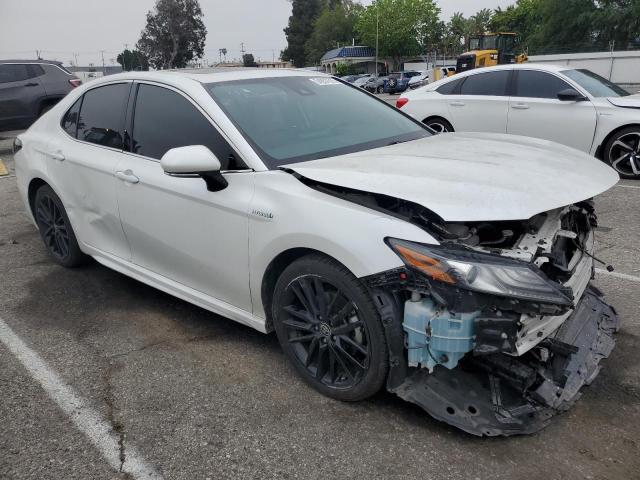  TOYOTA CAMRY 2021 Белый