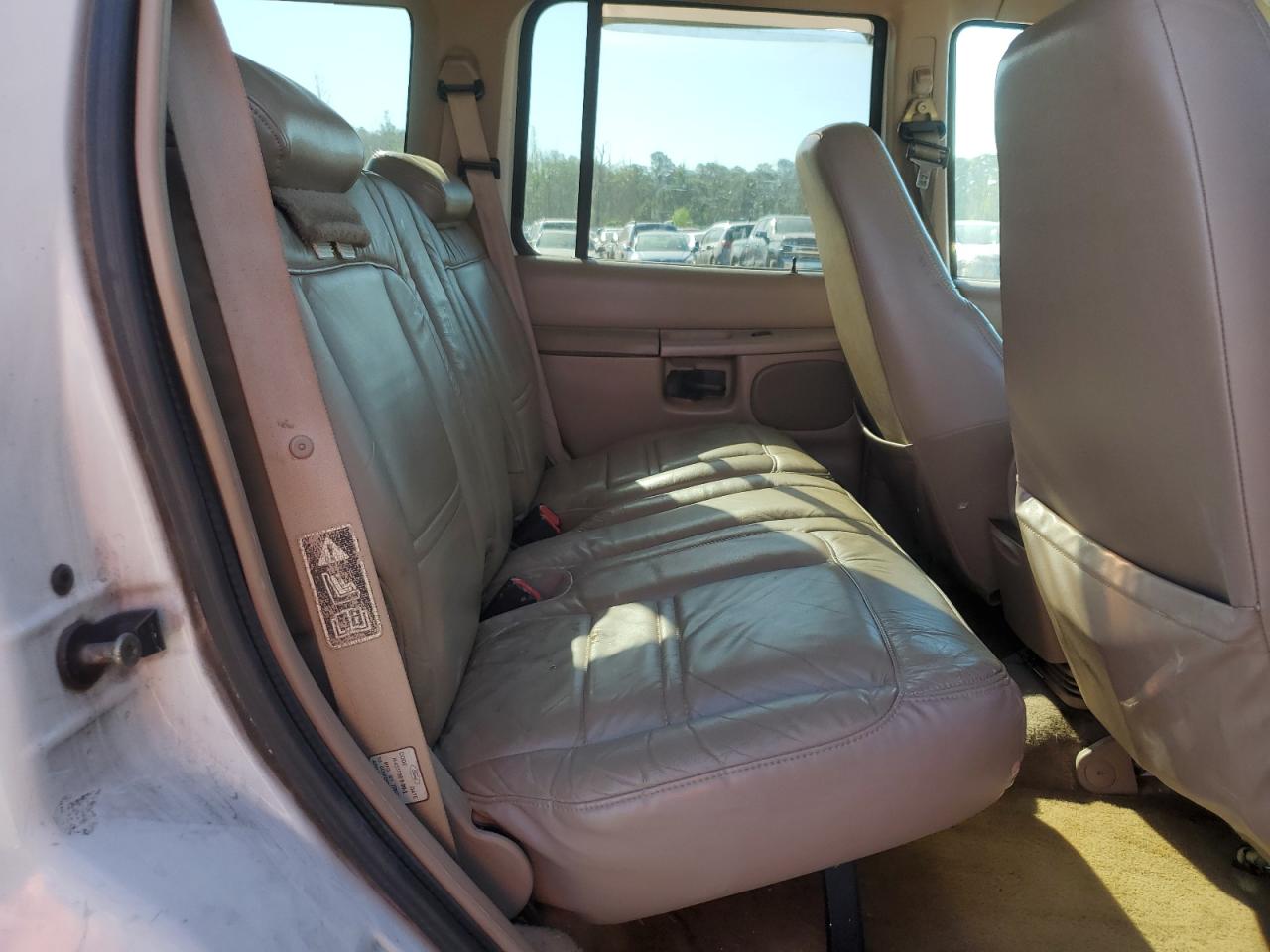 2000 Ford Explorer Eddie Bauer VIN: 1FMZU64E0YZA59007 Lot: 54536425