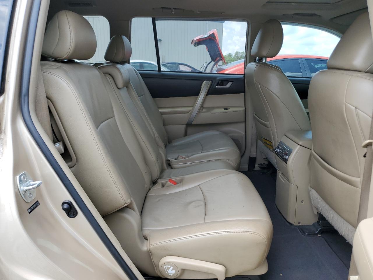 2011 Toyota Highlander Base VIN: 5TDBK3EH8BS090131 Lot: 56349795