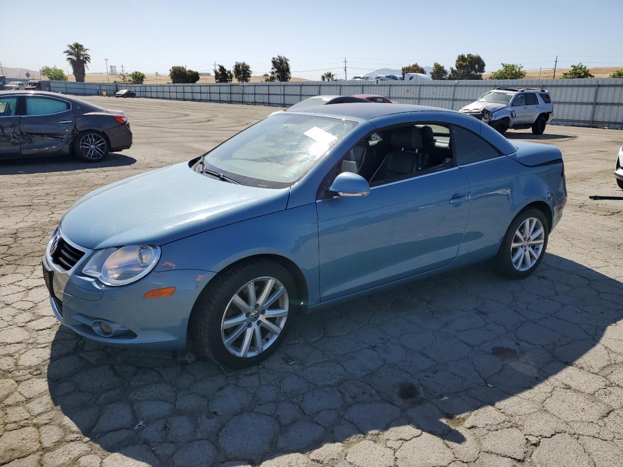 2008 Volkswagen Eos Turbo for Sale in Martinez, CA - Rear End
