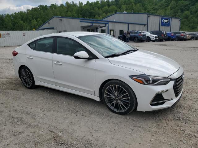  HYUNDAI ELANTRA 2017 Белы