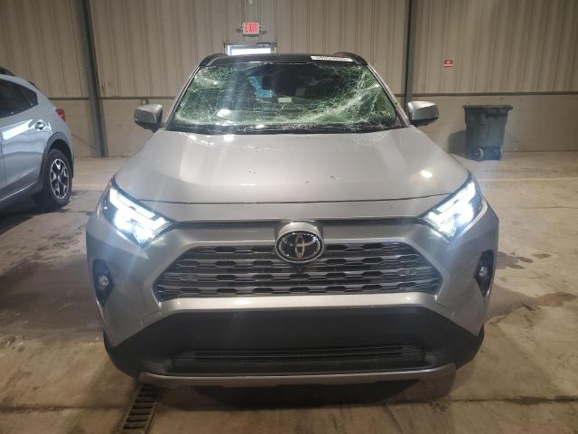  TOYOTA RAV4 2023 Серебристый