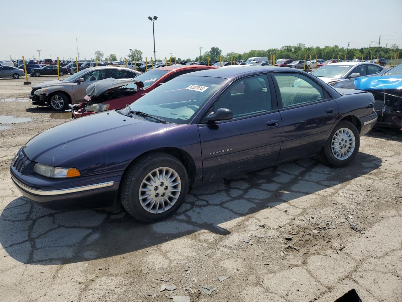 1997 Chrysler Concorde Lx zu verkaufen in Indianapolis, IN - Rear End