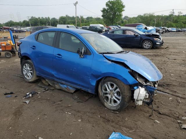  TOYOTA YARIS 2017 Granatowy