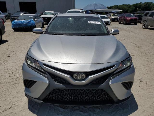  TOYOTA CAMRY 2018 Серебристый