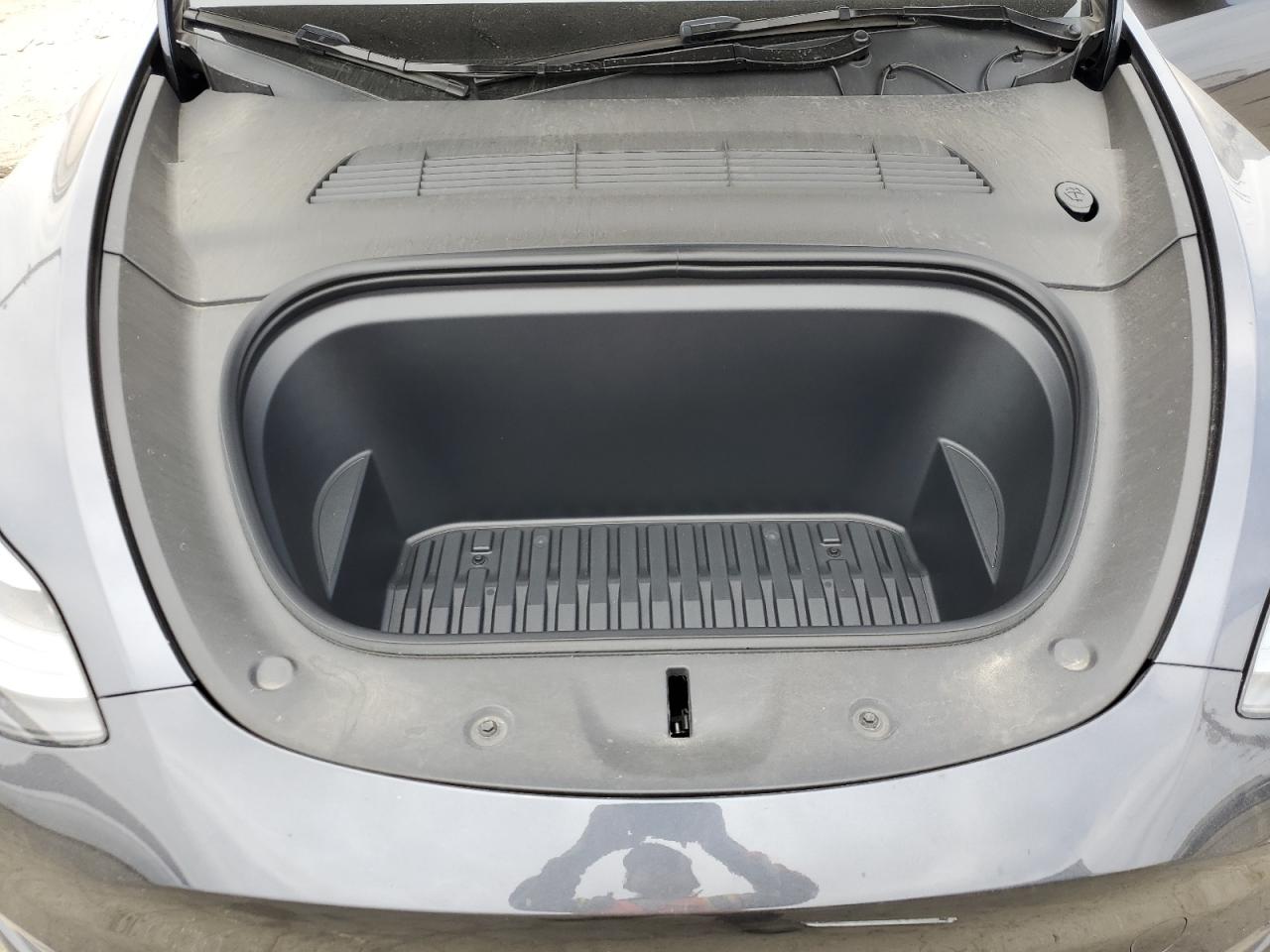 2024 Tesla Model Y VIN: 7SAYGDEE1RA232941 Lot: 58850175