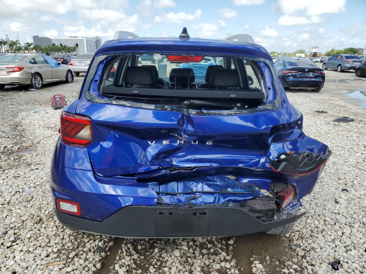 2022 Hyundai Venue Sel VIN: KMHRC8A36NU185995 Lot: 55934315