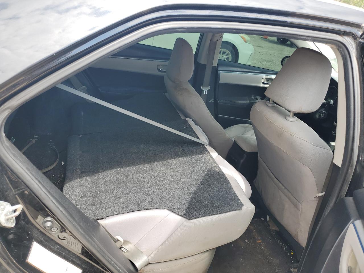 2014 Toyota Corolla L VIN: 5YFBURHE8EP091873 Lot: 56596055