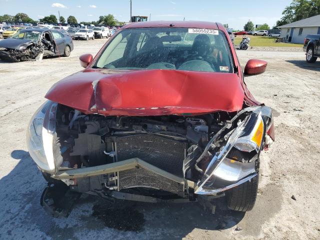  NISSAN VERSA 2018 Czerwony