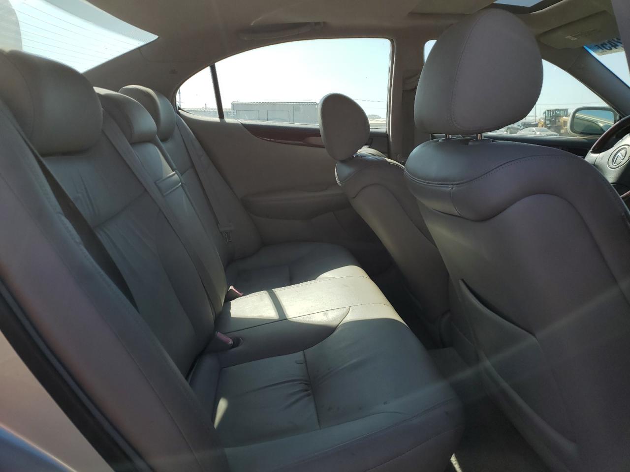 2004 Lexus Es 330 VIN: JTHBA30G340008327 Lot: 56041245