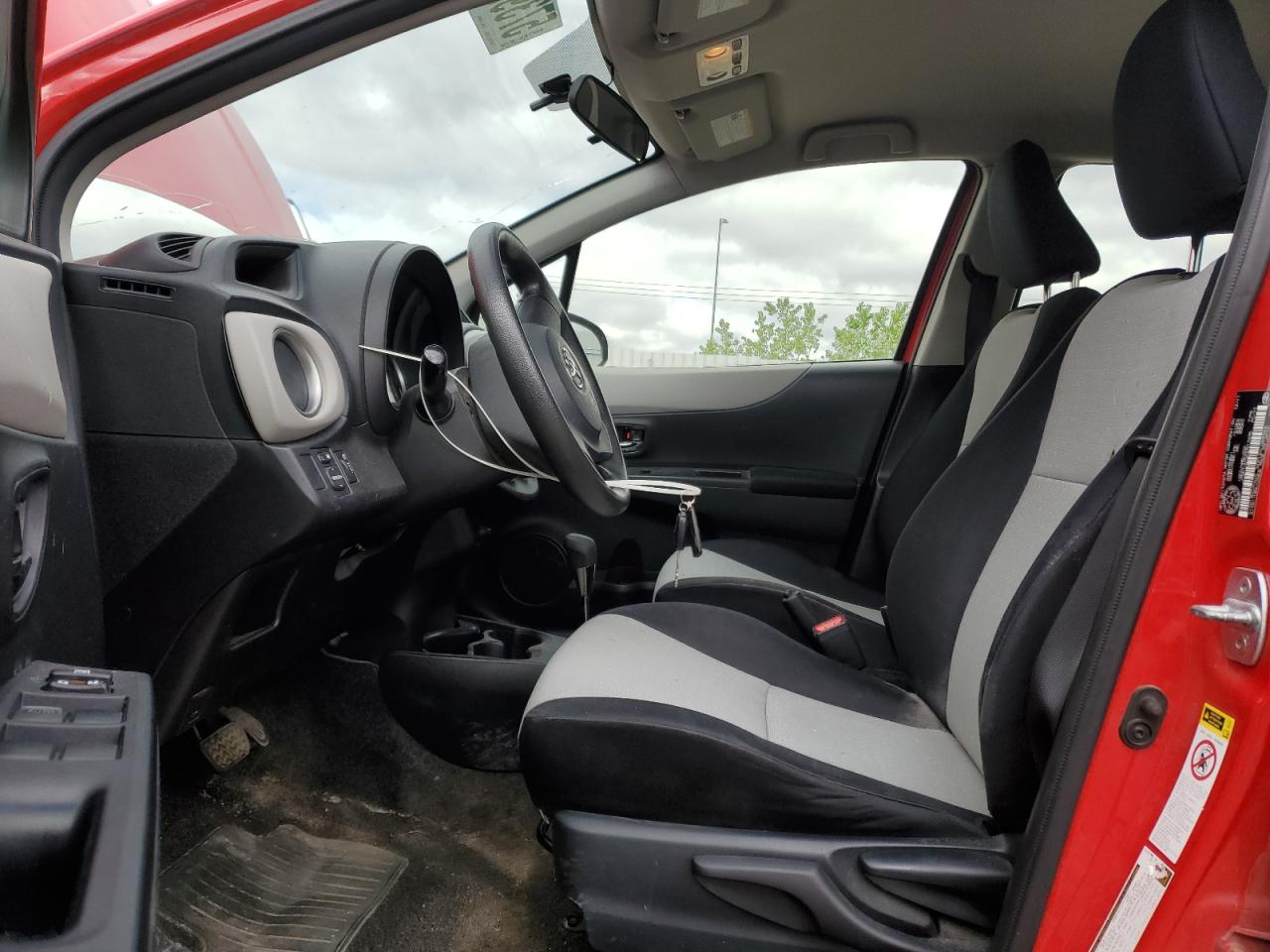 2012 Toyota Yaris VIN: JTDKTUD32CD517695 Lot: 57392355