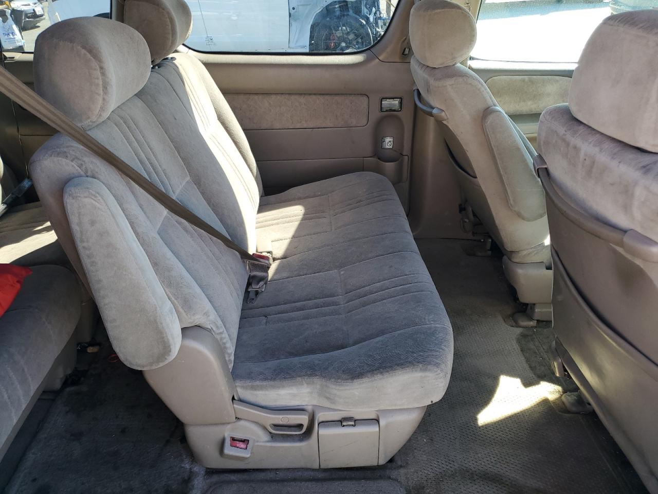 1998 Toyota Sienna Le VIN: 4T3ZF13CXWU030516 Lot: 56433035