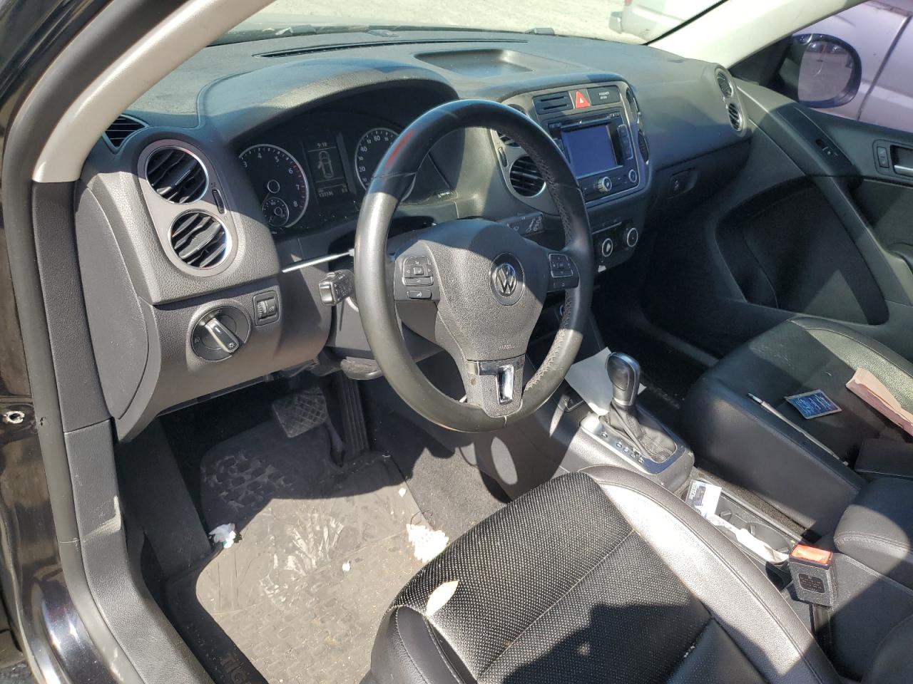 2011 Volkswagen Tiguan S VIN: WVGAV7AX2BW550158 Lot: 57649235