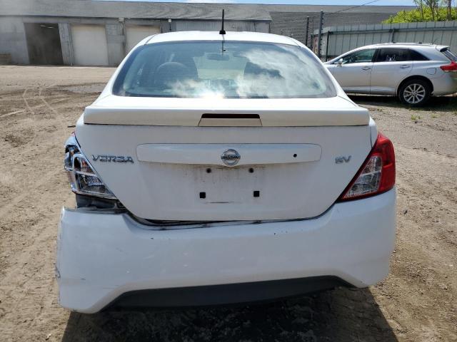  NISSAN VERSA 2017 White