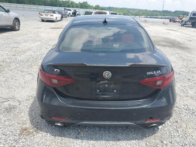  ALFA ROMEO GIULIA 2018 Чорний