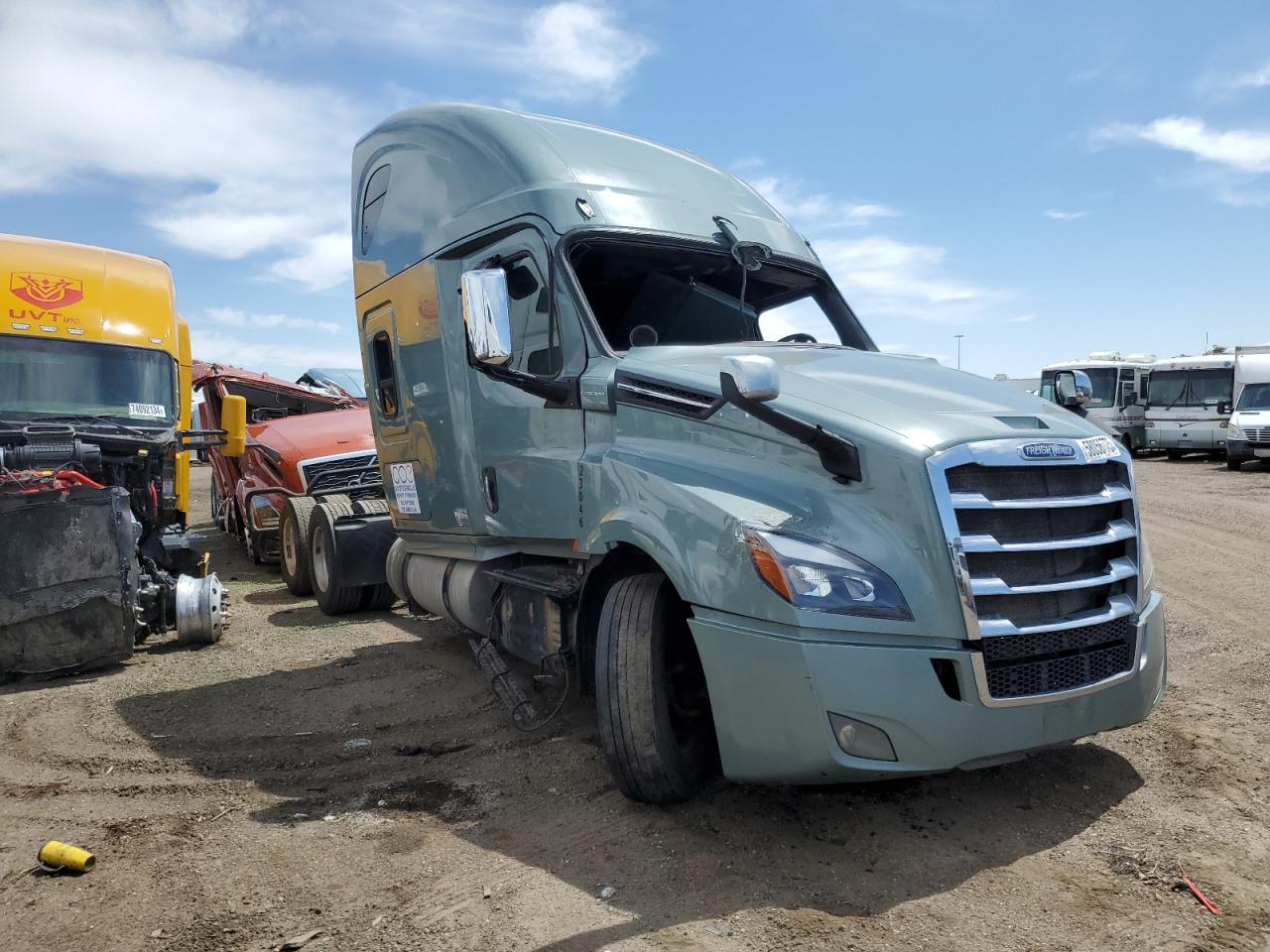 2019 Freightliner Cascadia 126 Semi Truck للبيع في Brighton، CO - Rollover