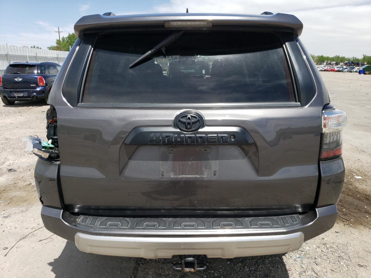 2019 Toyota 4Runner Sr5/Sr5 Premium VIN: JTEBU5JRXK5618760 Lot: 56077165