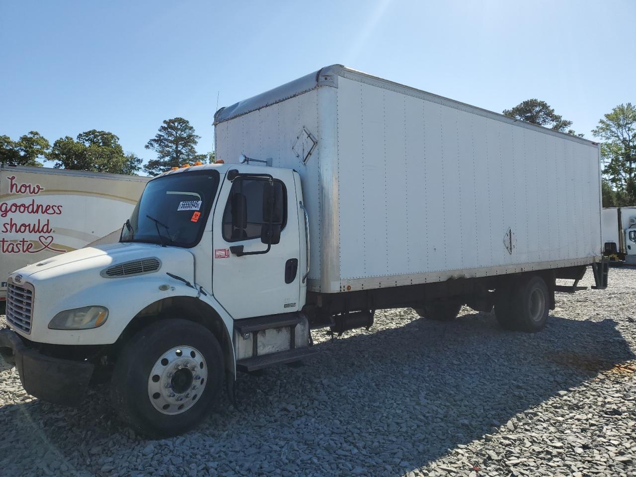 Dunn, NC에서 판매 중인 2006 Freightliner M2 106 Medium Duty - All Over