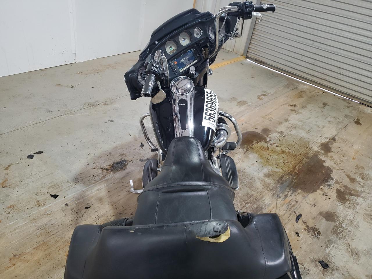 2016 Harley-Davidson Flhx Street Glide VIN: 1HD1KBM16GB684255 Lot: 56369655