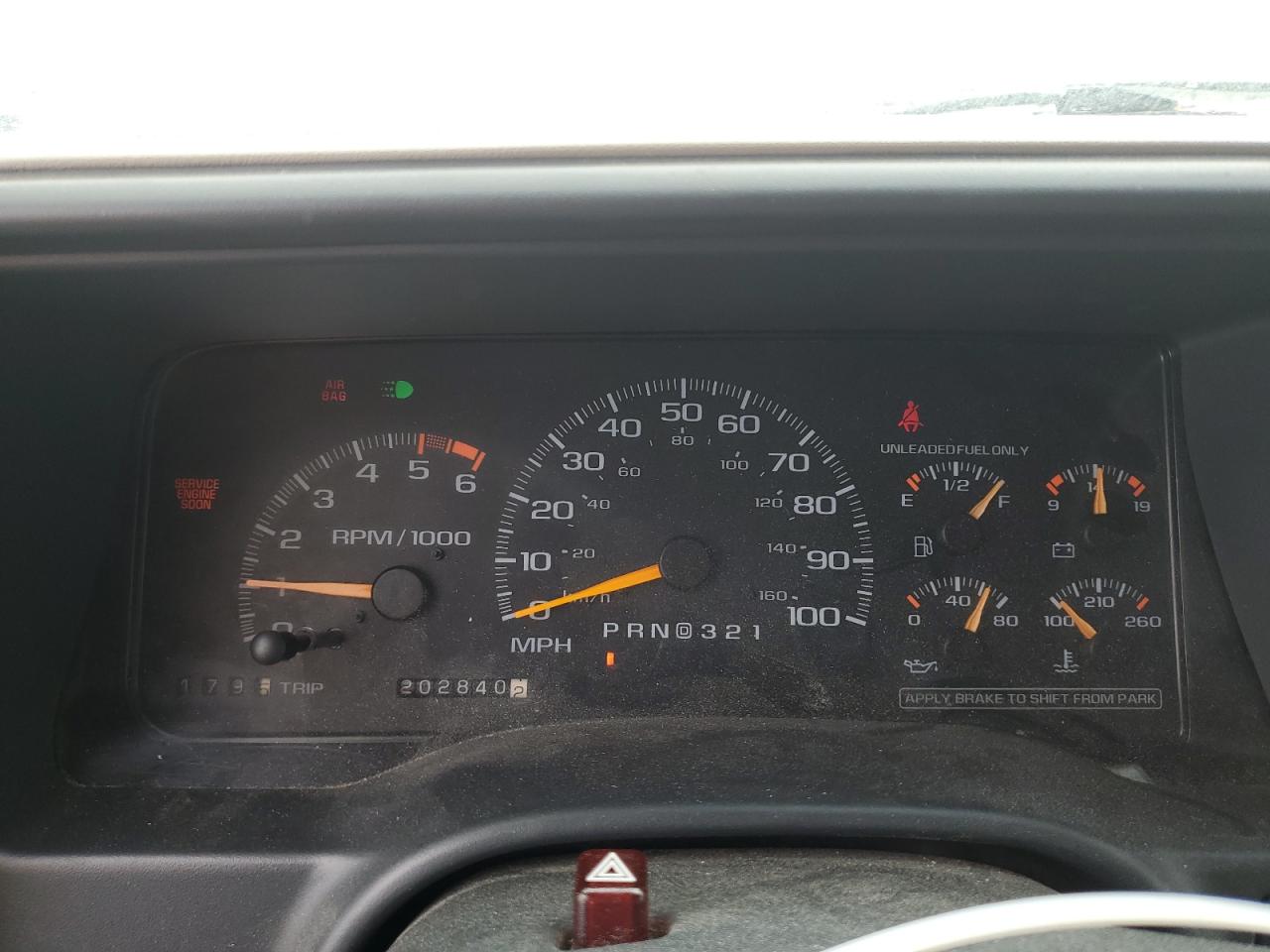 1996 Chevrolet Suburban K1500 VIN: 1GNFK16R5TJ316550 Lot: 56913175