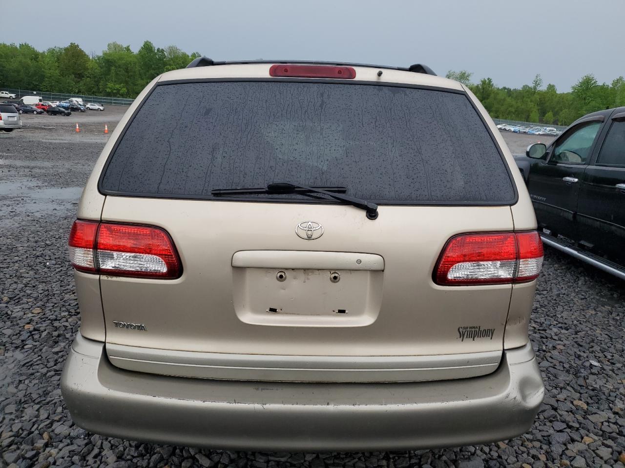 2004 Toyota Sienna Le VIN: 4T3ZF13C02U480380 Lot: 57282185