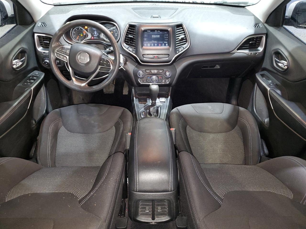 2019 Jeep Cherokee Latitude VIN: 1C4PJLCB2KD215403 Lot: 56732055