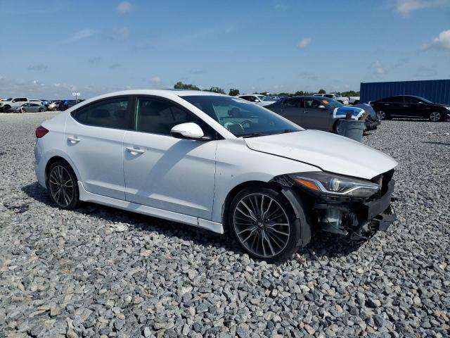  HYUNDAI ELANTRA 2018 Белы