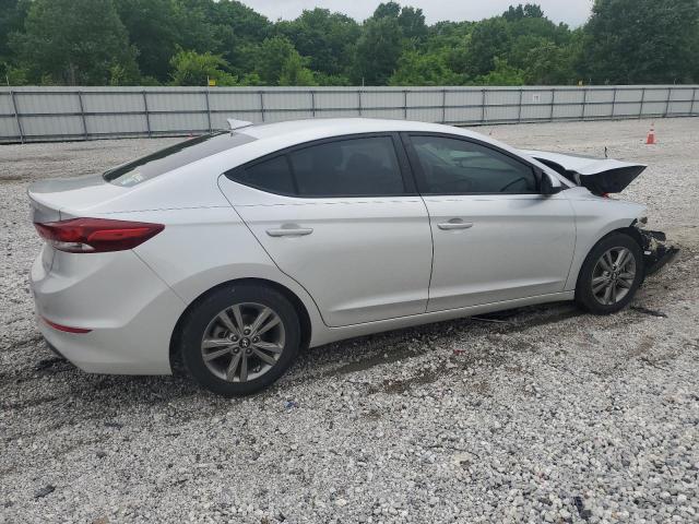  HYUNDAI ELANTRA 2018 Серебристый