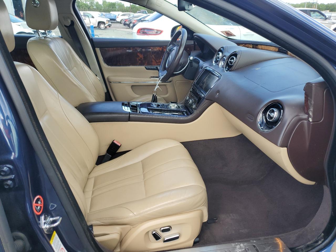 2013 Jaguar Xj VIN: SAJWJ1CD7D8V49943 Lot: 57873345