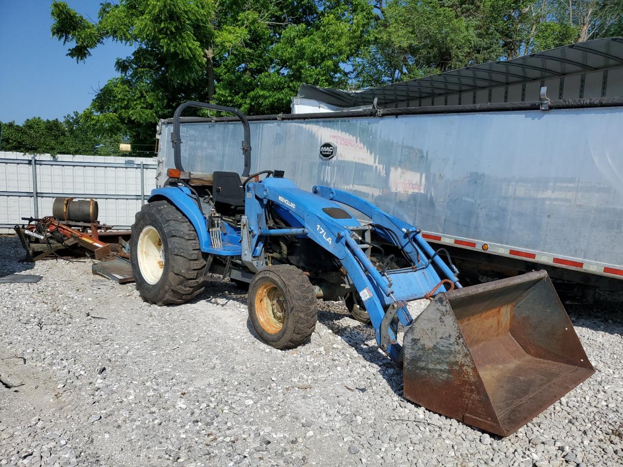 2011 Newholland Tractor for Sale in Rogersville, MO - Mechanical
