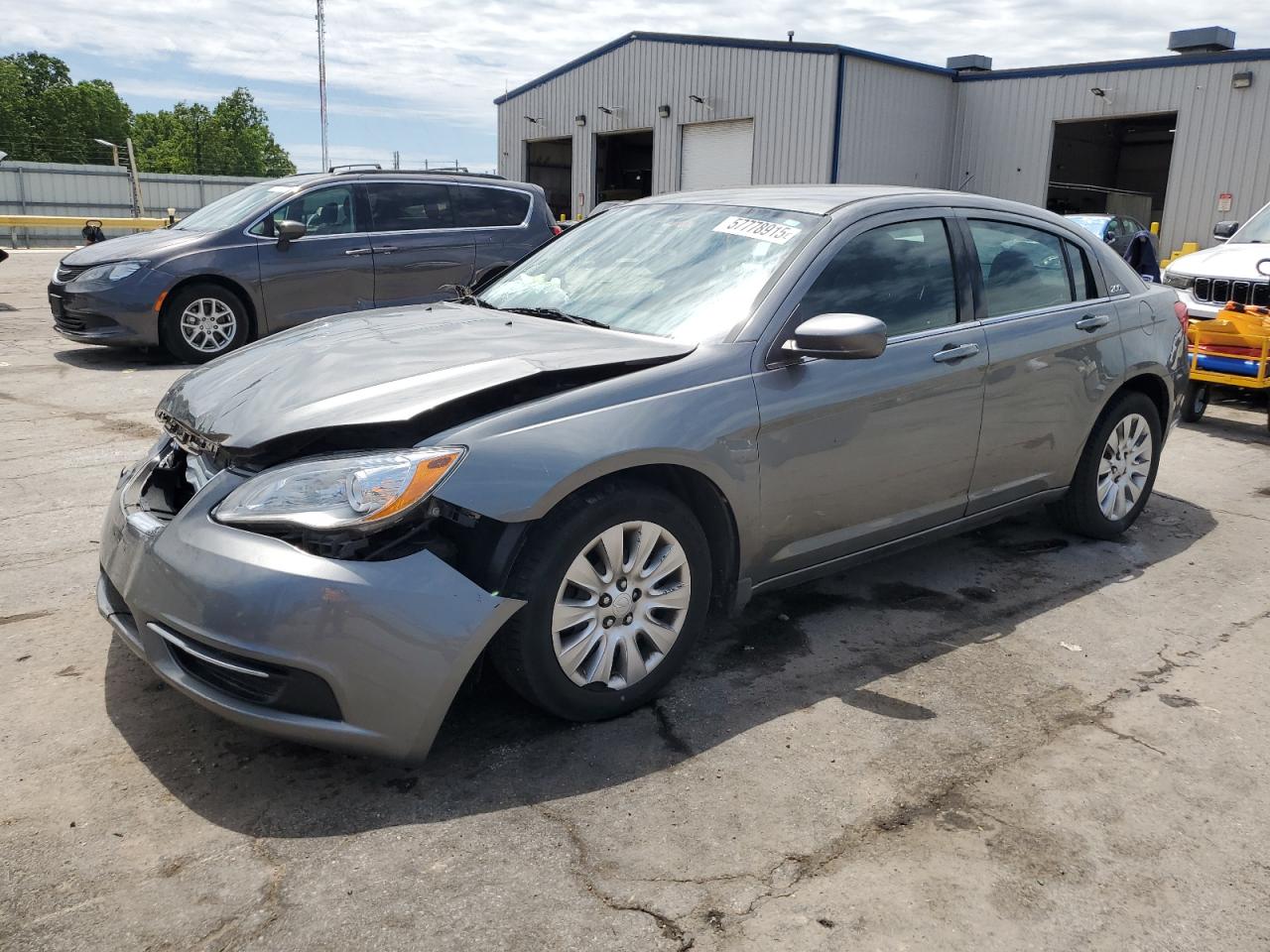 2013 Chrysler 200 Lx იყიდება Rogersville-ში, MO - Front End