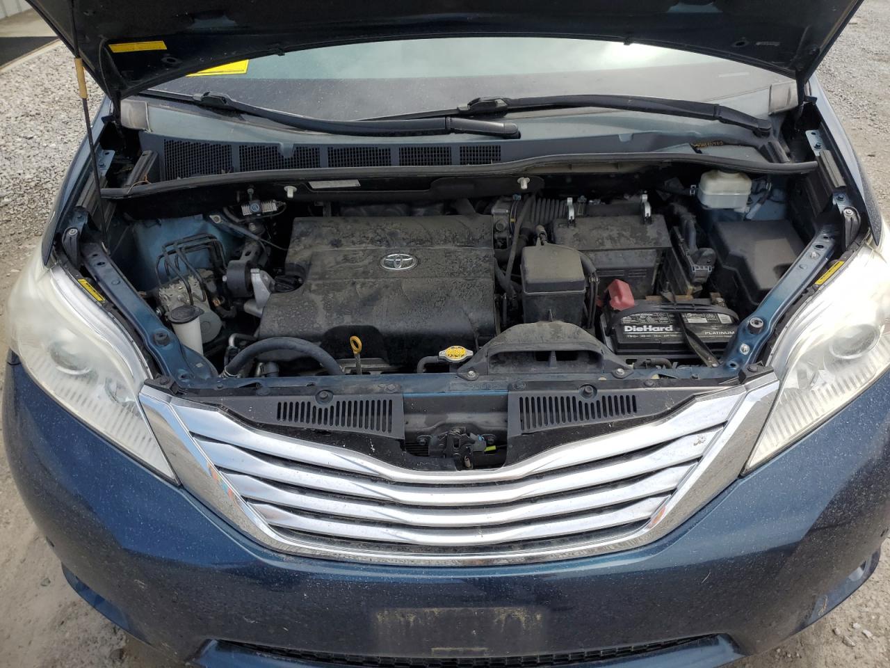 2011 Toyota Sienna Xle VIN: 5TDYK3DC4BS005656 Lot: 57086295