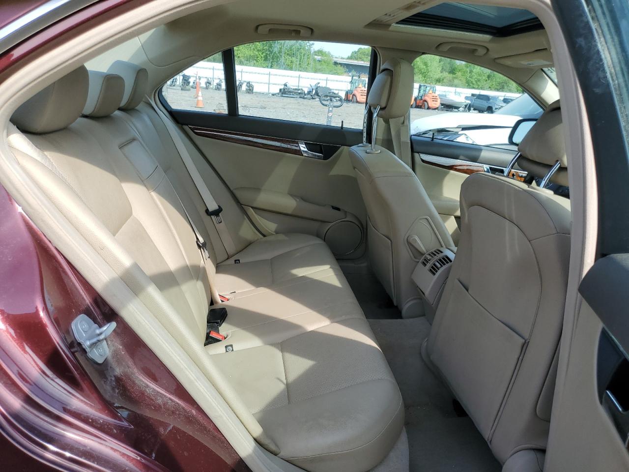 2009 Mercedes-Benz C 300 4Matic VIN: WDDGF81X49F240661 Lot: 56900335