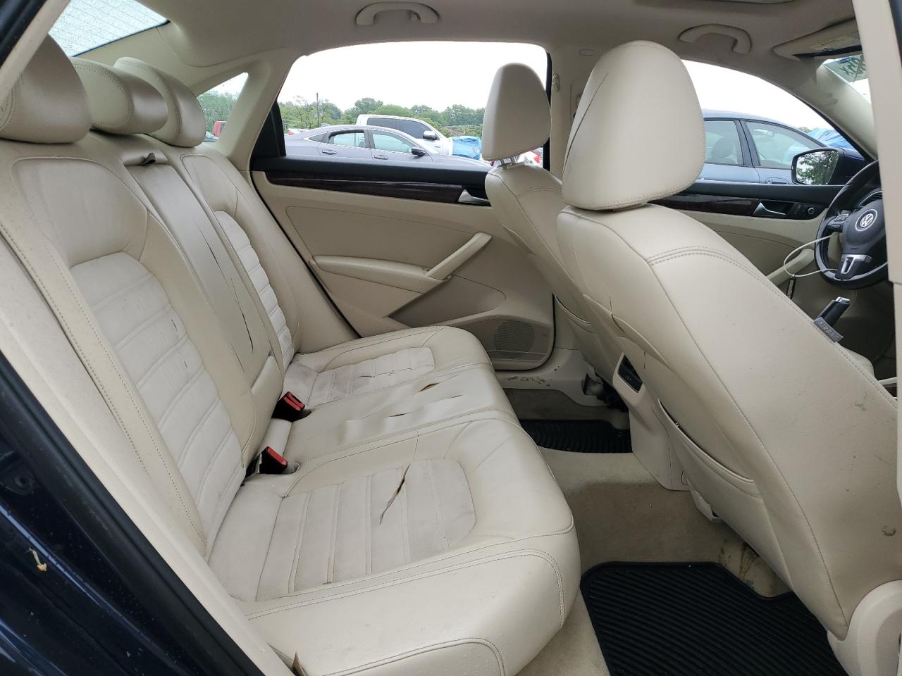 2013 Volkswagen Passat Sel VIN: 1VWCN7A39DC081243 Lot: 56192985