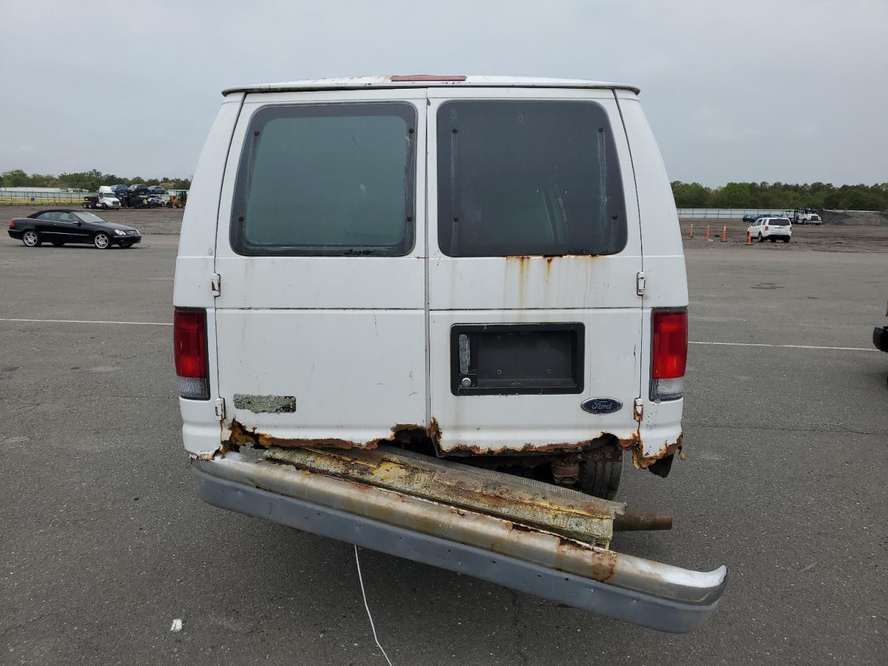 2003 Ford Econoline E350 Super Duty Van VIN: 1FTSS34F53HB55586 Lot: 56513655