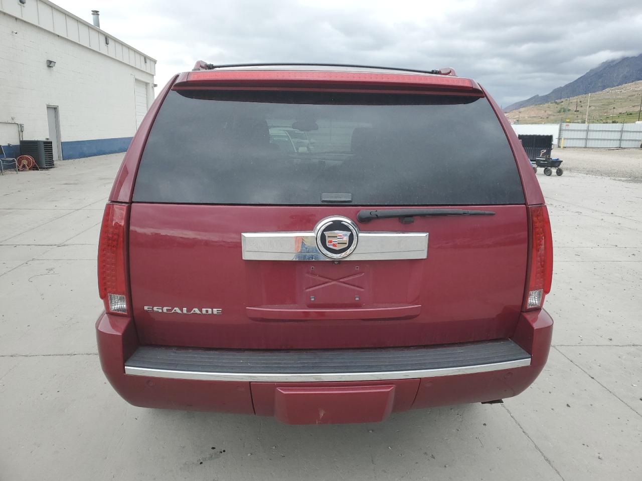 2007 Cadillac Escalade Luxury VIN: 1GYFK63807R329693 Lot: 56887685